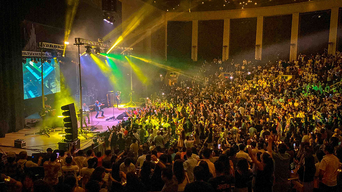 02-Nepathya-performs-to-a-packed-house-in-Harrisburg,-Pennsylvania.-1725942715.jpg