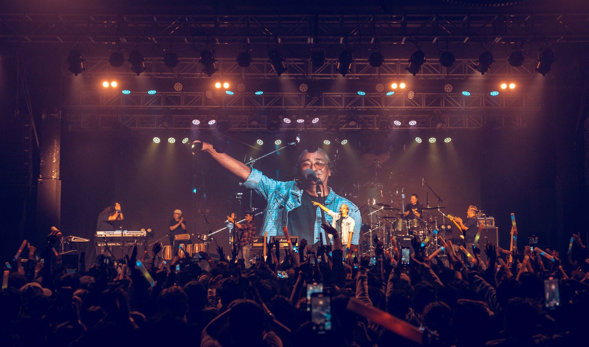03-Nepathya-frontman-Amrit-Gurung-introduces-band-members-in-Nagoya.-Photo---Dipit-Raz-1763178849.jpg