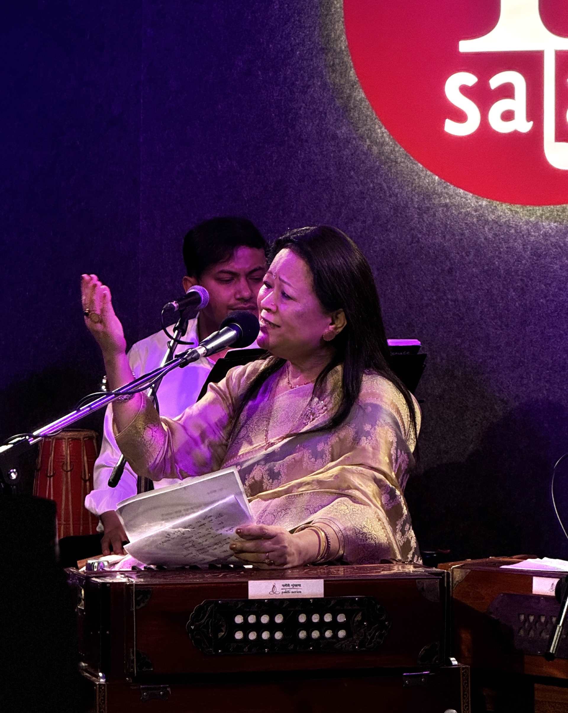 03-Singer-Sangita-Pradhan-performing-at-the-Paleti-at-nepalaya's-r-sala.-1745838340.jpg