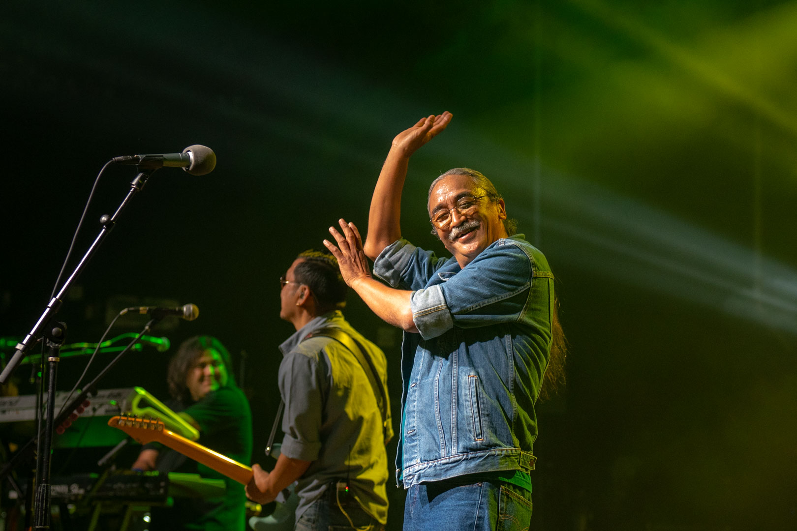 05-Nepathya-frontman-in-action-in-LA.-Photo---Dipit-Raz-1748498859.jpg