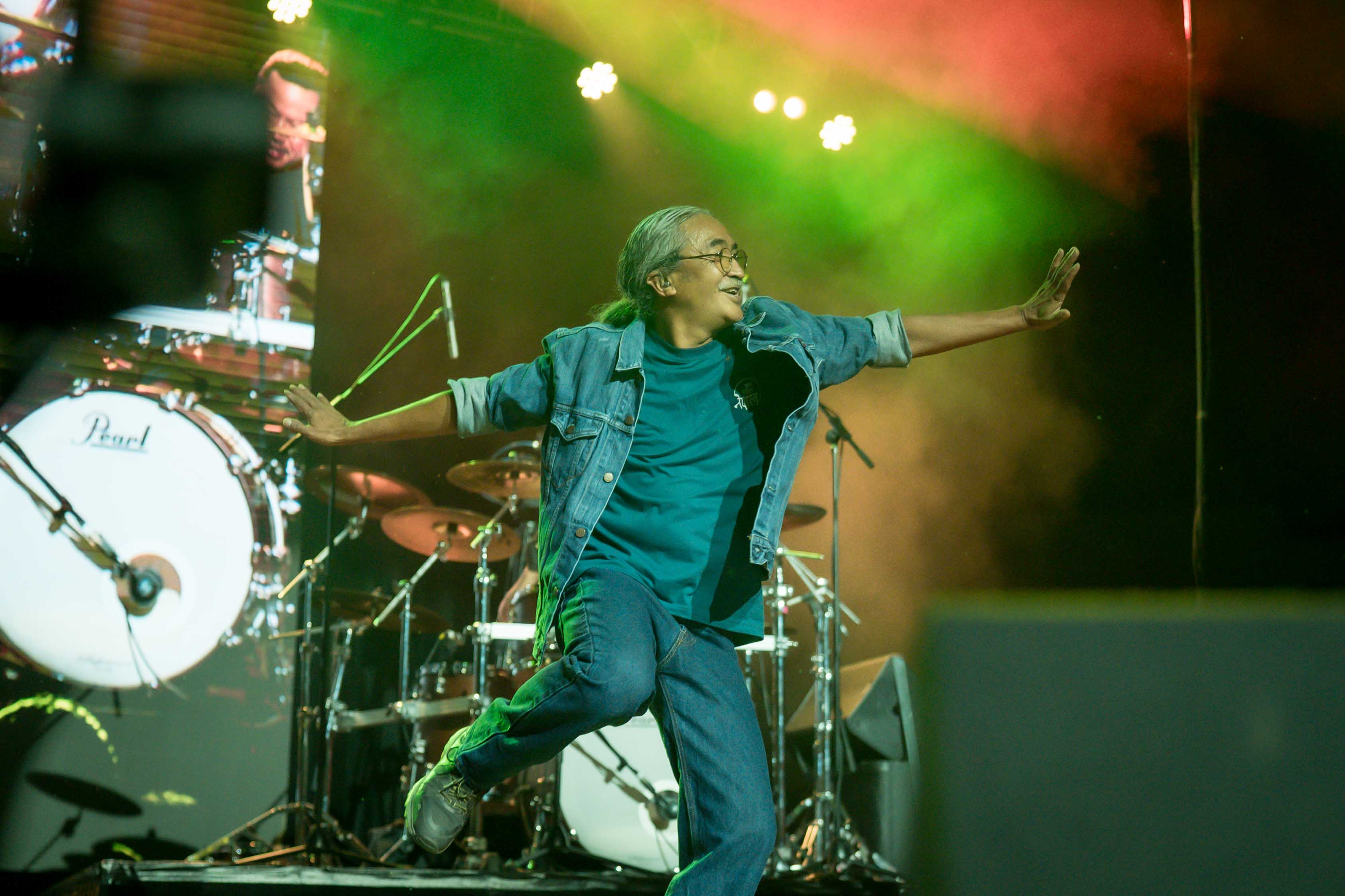 06-Nepathya-frontman-Amrit-Gurung-performing-in-Canberra.-Photo---Dipit-Raz-1741075445.jpg