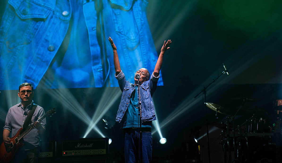 06-Nepathya-frontman-Amrit-Gurung-performing-in-Perth.-Photo---Dipit-Raz-1741596230.jpg