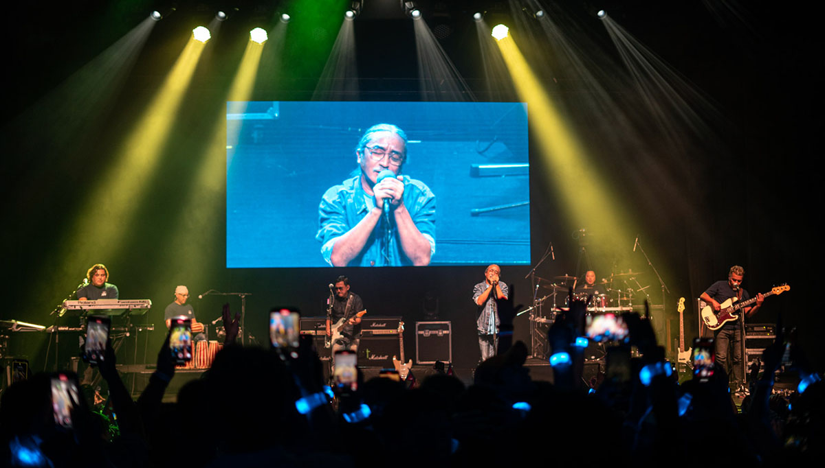 07-Nepathya-performing-at-the-Warfield-Theatre-in-San-Francisco.Photo-Dipit-Raz-1723472617.jpg