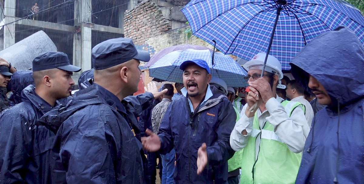 सिँचाई विभागमा ताला लगाउन गएका ४५ निर्माण व्यवसायी प्रहरी नियन्त्रणमा