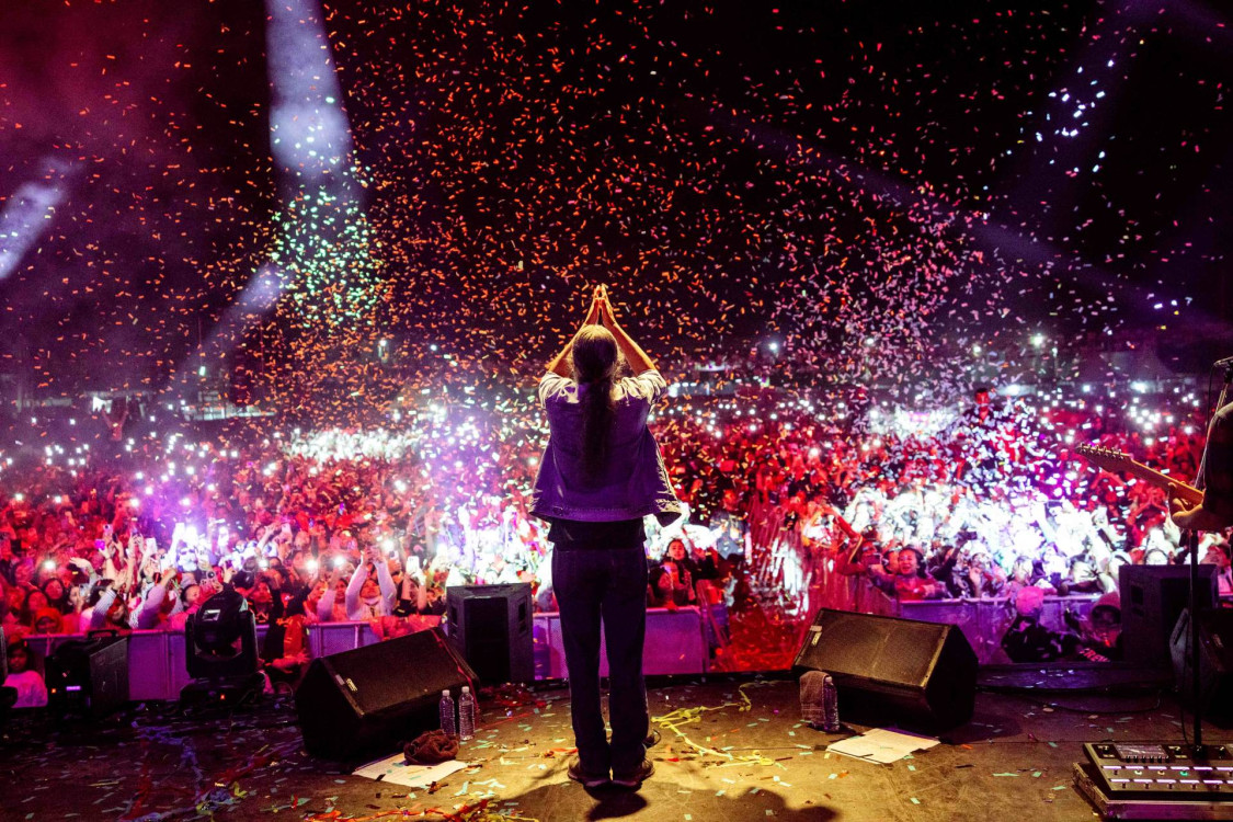 नेपथ्य सङ्गीत यात्रा ः गीतसँगै सन्देशबाट पनि रमाए चितवनका दर्शक