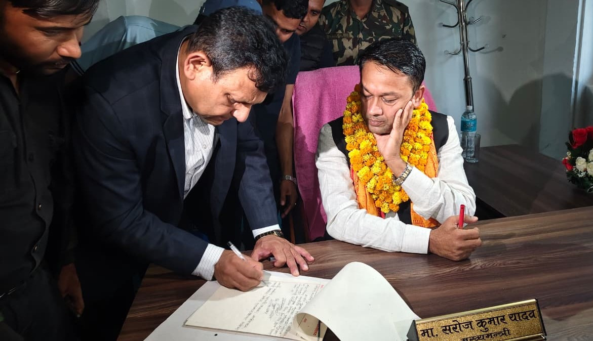 मुख्यमन्त्री यादवले गरे पदभार ग्रहण, मधेसका शहीदलाई मधेस रत्न दिइने पहिलो निर्णय