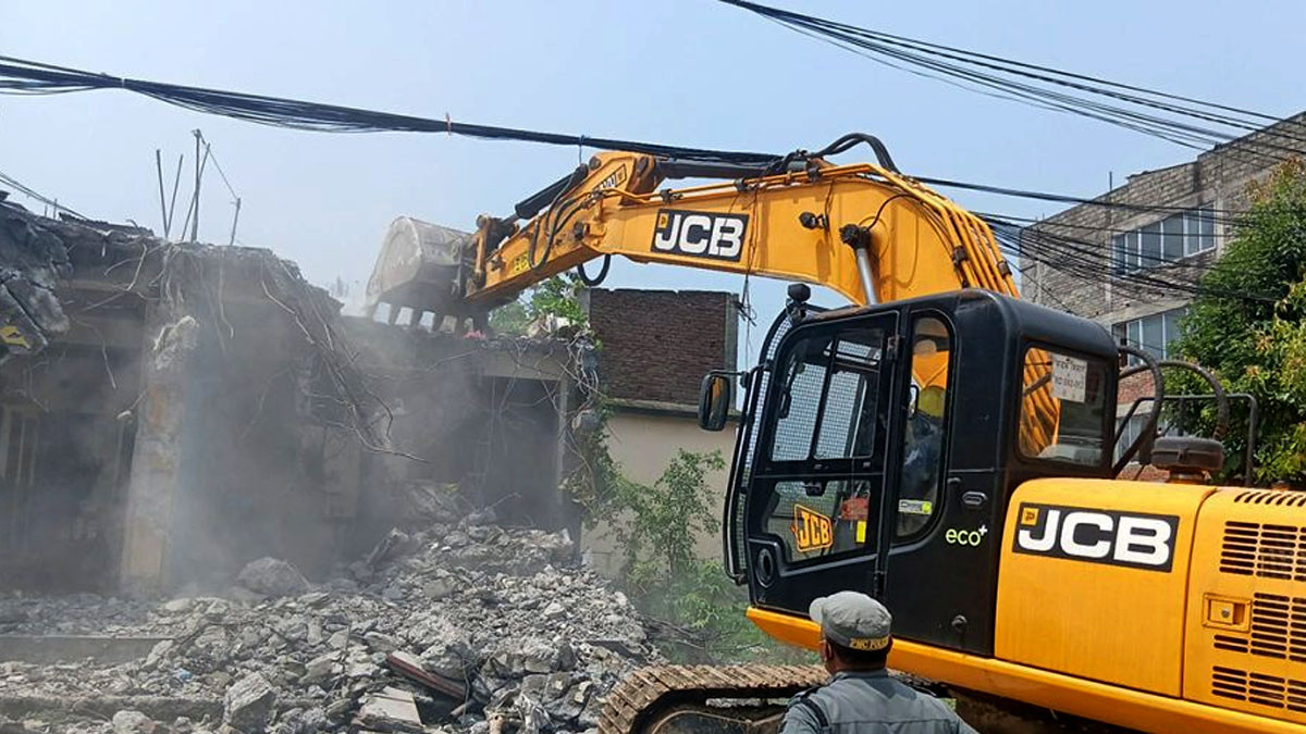 फिर्के खेलामा पोखरा महानगरले चलायो डोजर