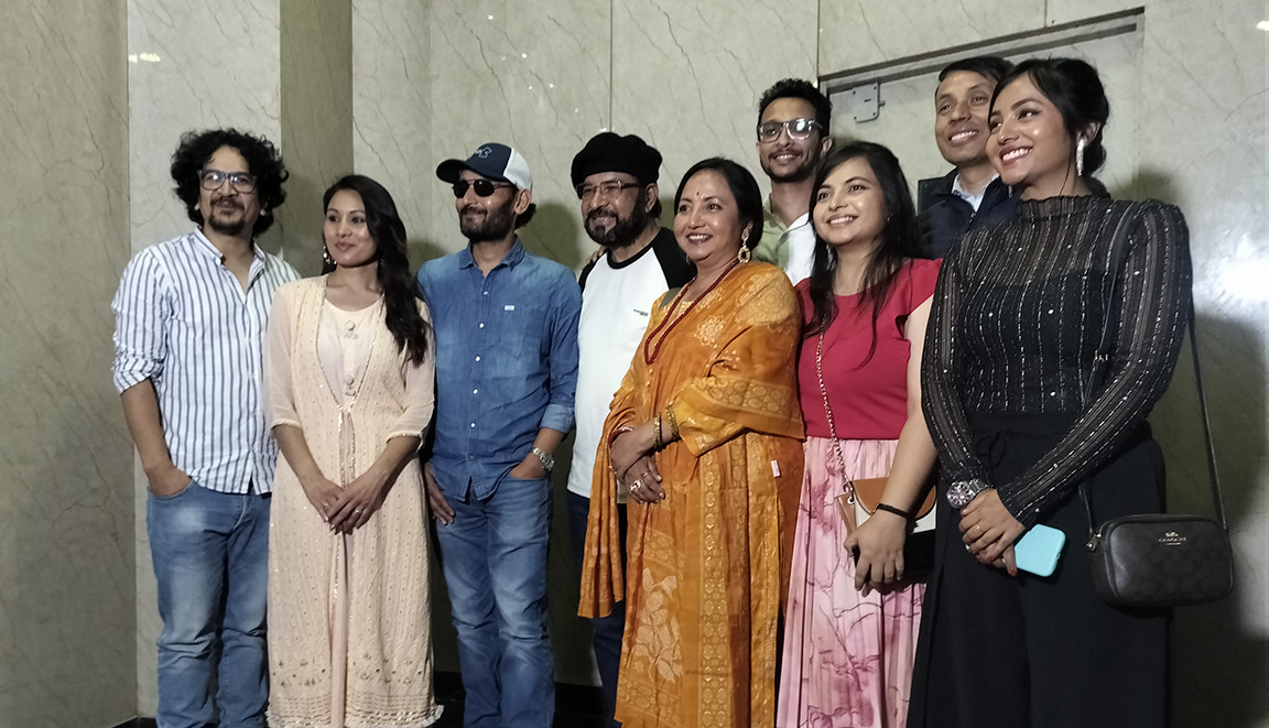 ‘पहाड’ : युवालाई आफ्नो देश, गाउँ र पहाड फर्किन प्रेरित गर्ने फिल्म