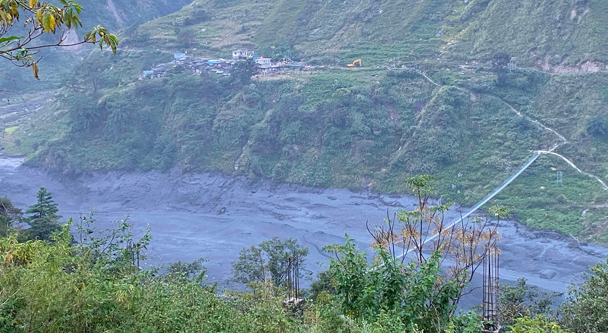 बूढीगण्डकीको बाढीले धादिङ–गोरखा जोड्ने पक्की पुल बगायो, मानवीय क्षति छैन