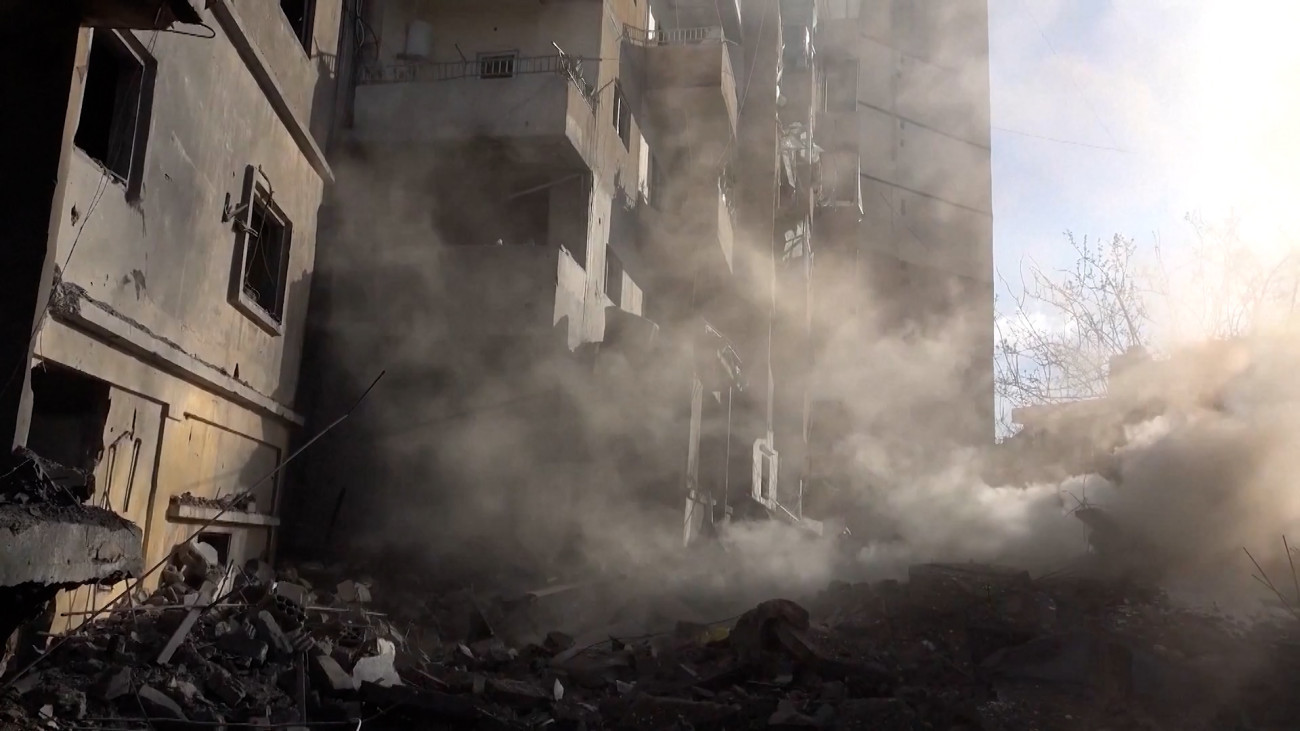 युद्धविराम लागू हुनुअघि दक्षिणी लेबनानमा इजरायलकाे हवाई आक्रमण