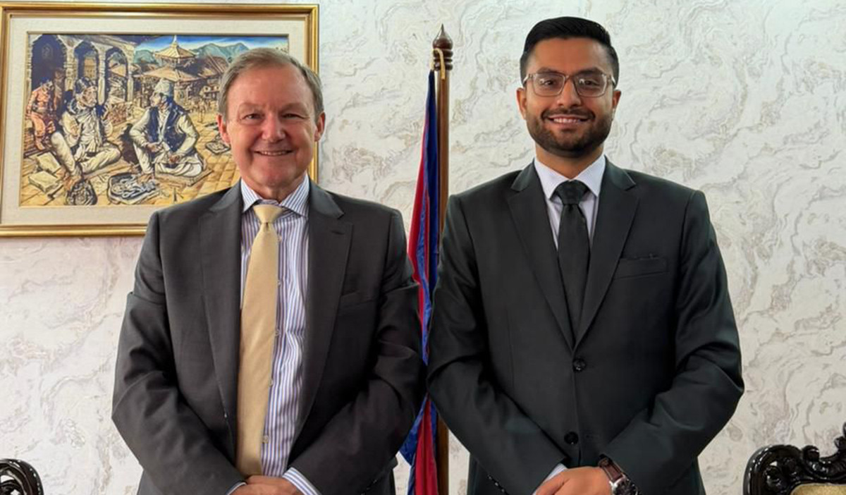 शिक्षामन्त्री पोखरेल र बेलायती राजदूत फेनबीच भेटवार्ता