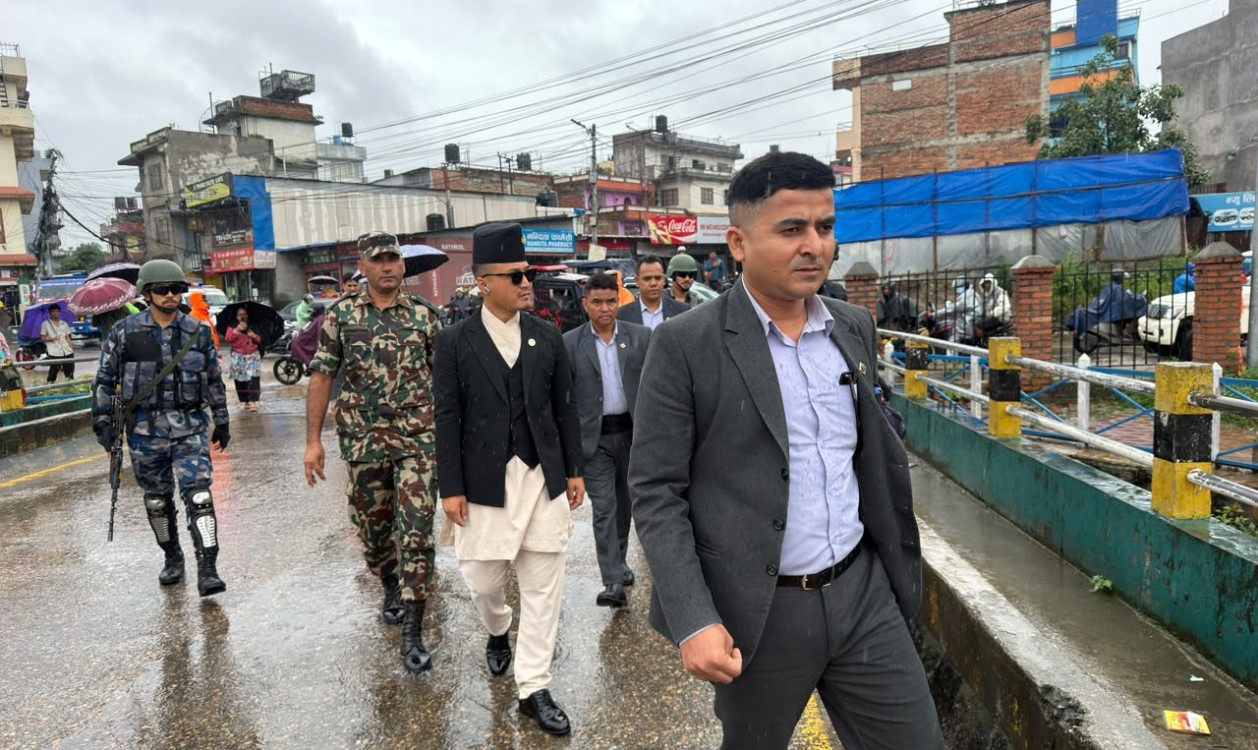 एमाले कार्यालय च्यासलमा अवलोकनको लागि पुगे गृहमन्त्री गुरुङ