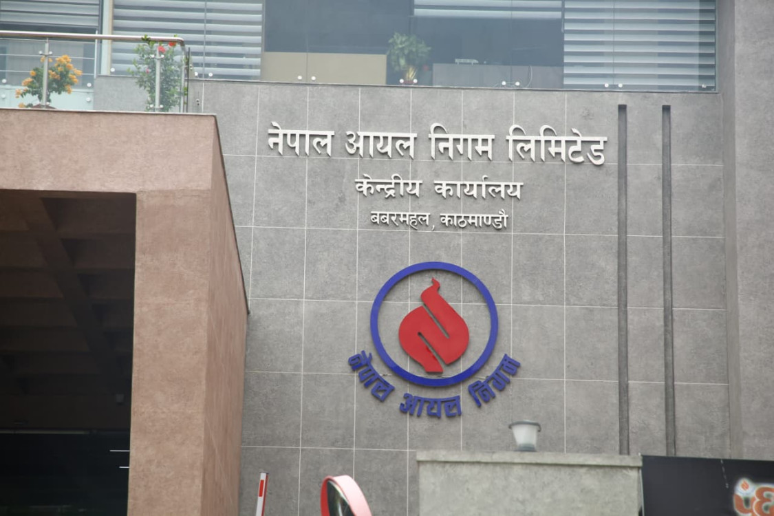 कृष्णभिरमा सडक भासिएपछि त्रिभुवन राजपथबाट इन्धन आपूर्ति 