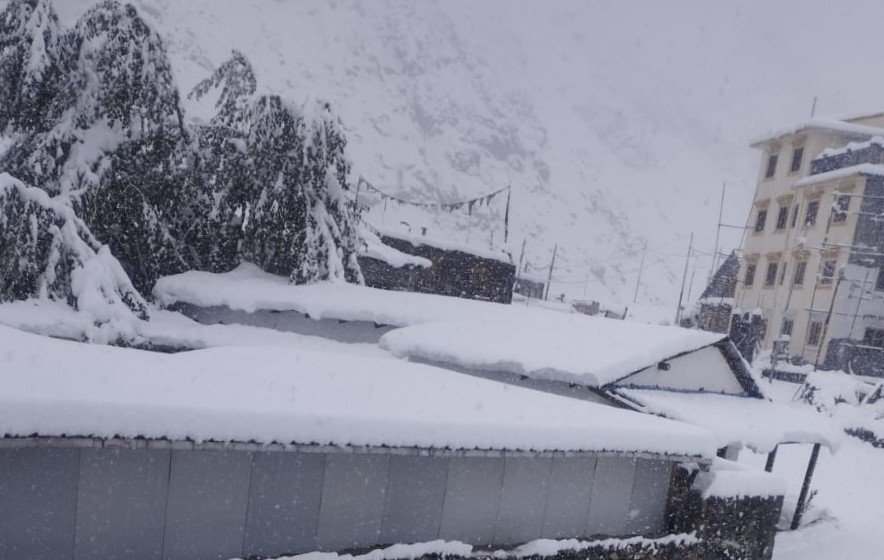 हिम्लुङ हिमाल बेसक्याम्पमा हिमपहिरो, उद्धार टोली घटनास्थलतर्फ 
