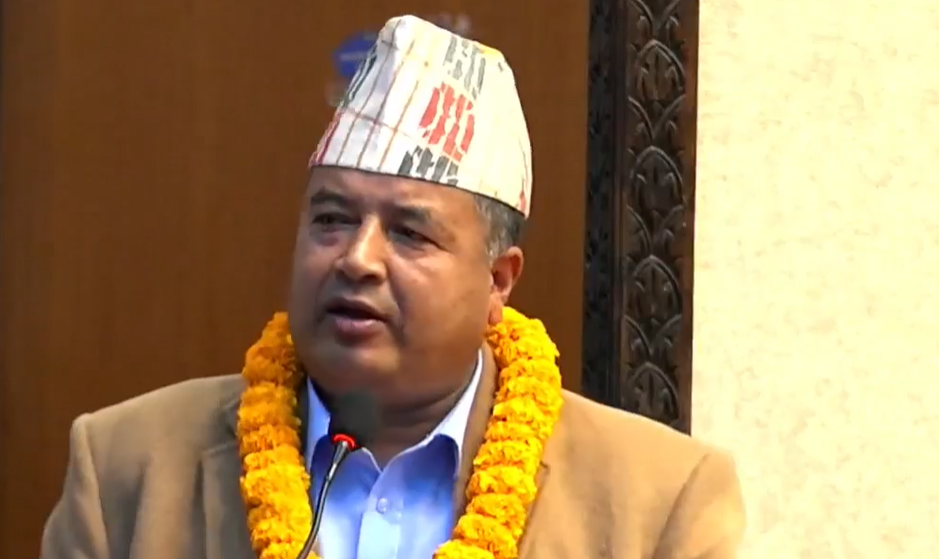 बालेनप्रति महेश बस्नेतको टिप्प्णी- विदेशीले स्वार्थ पूरा भएपछि नेता होइन्,जोक्कर भनेर बोलाउने छन्