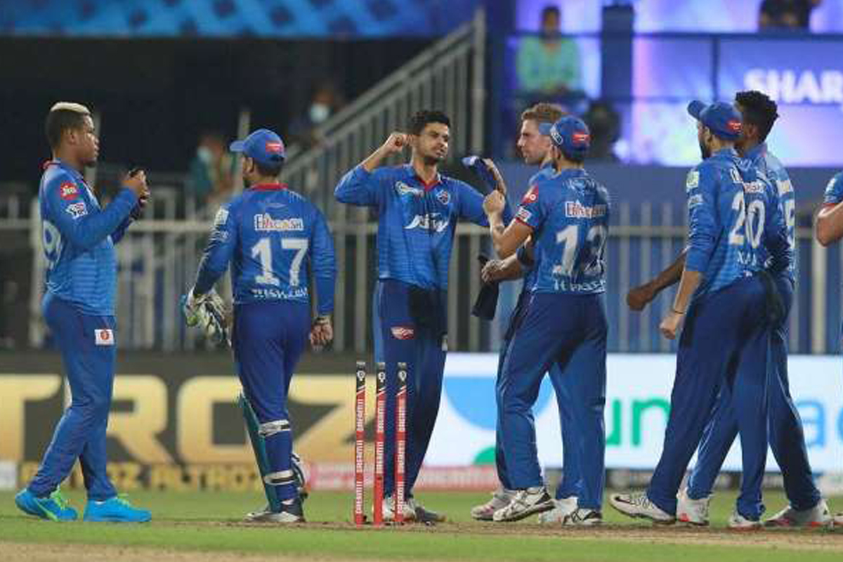 दिल्लीलाई ५ विकेटले हराउँदै मुम्बई आईपीएलको शीर्ष स्थानमा