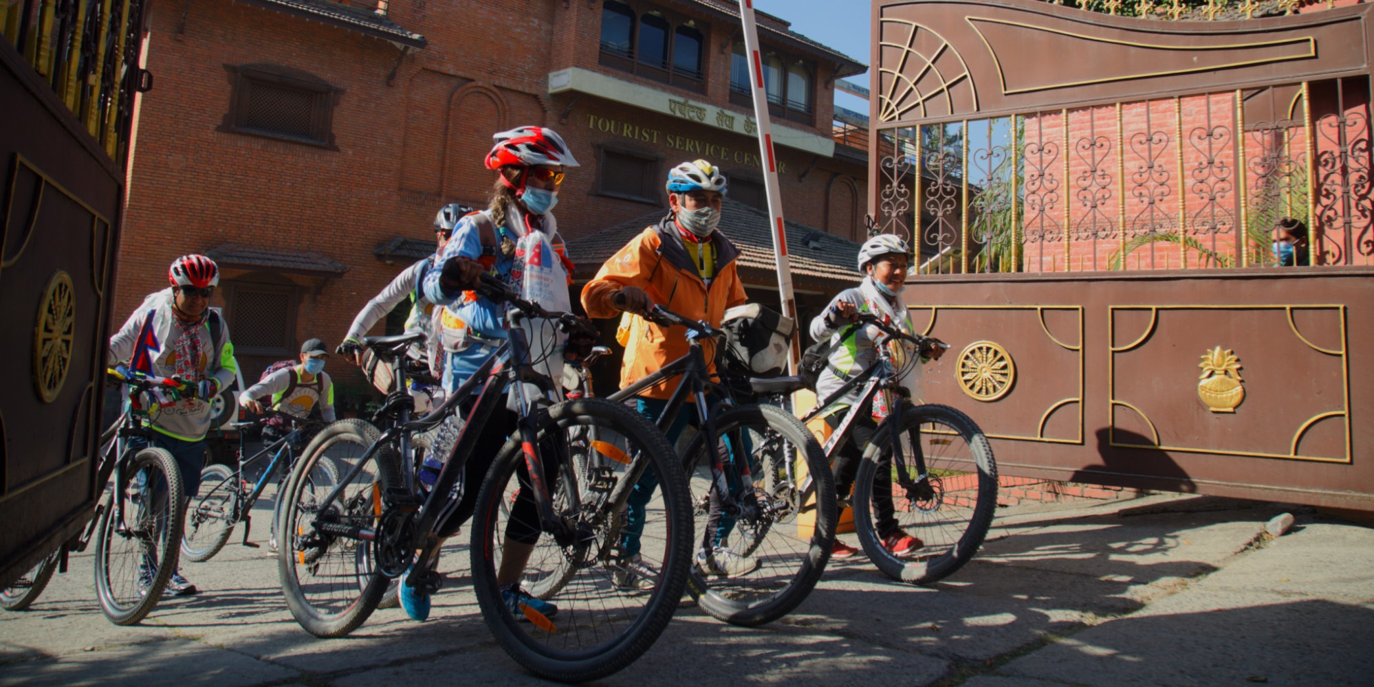 काेराेना महामारीमा आन्तरिक पर्यटन प्रवर्द्धनका लागि 'नेपाल साइकल यात्रा' (तस्बिरहरु)