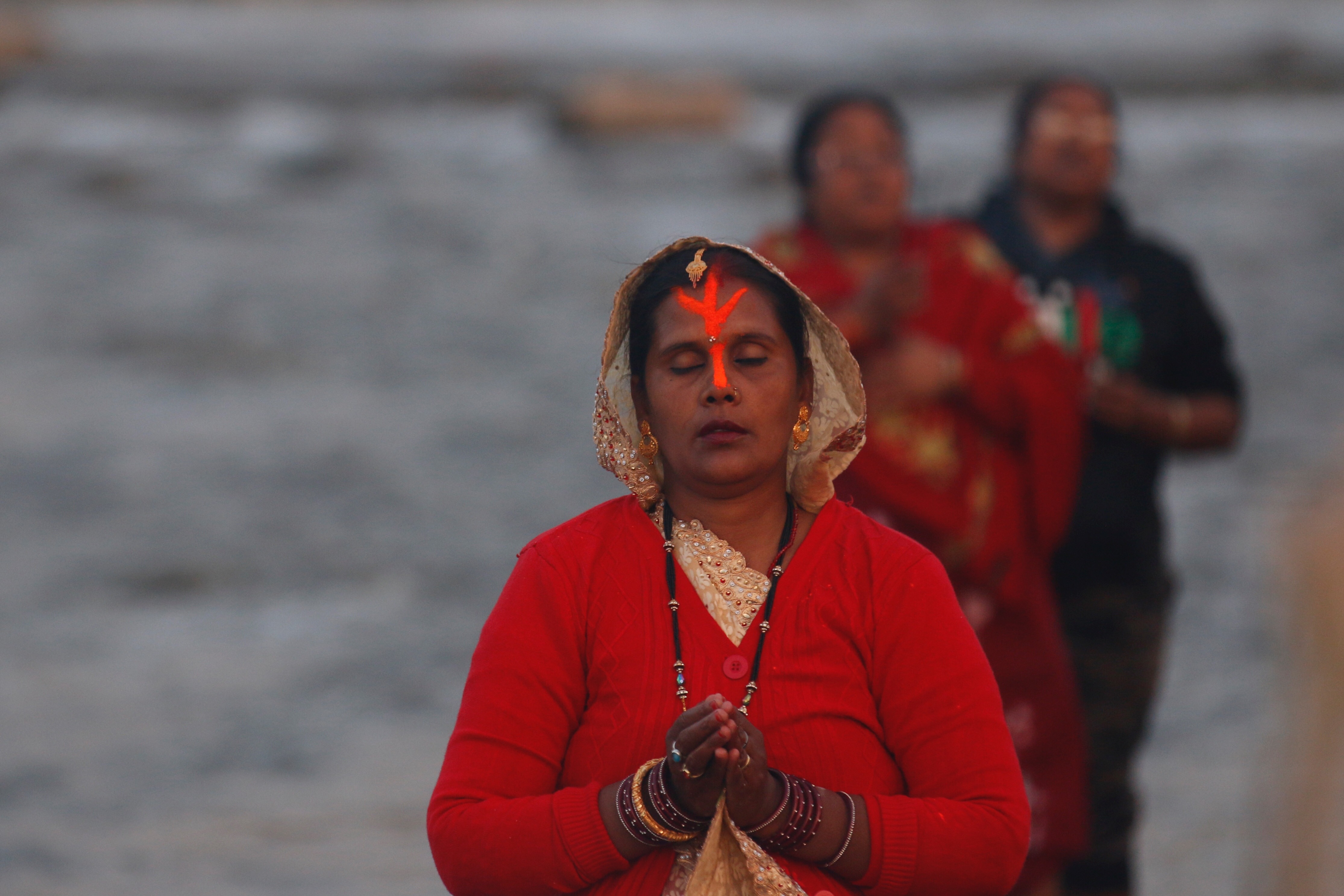 काठमाडौं उपत्यका यसरी गरियो छठ पूजा (फोटो फिचर) 