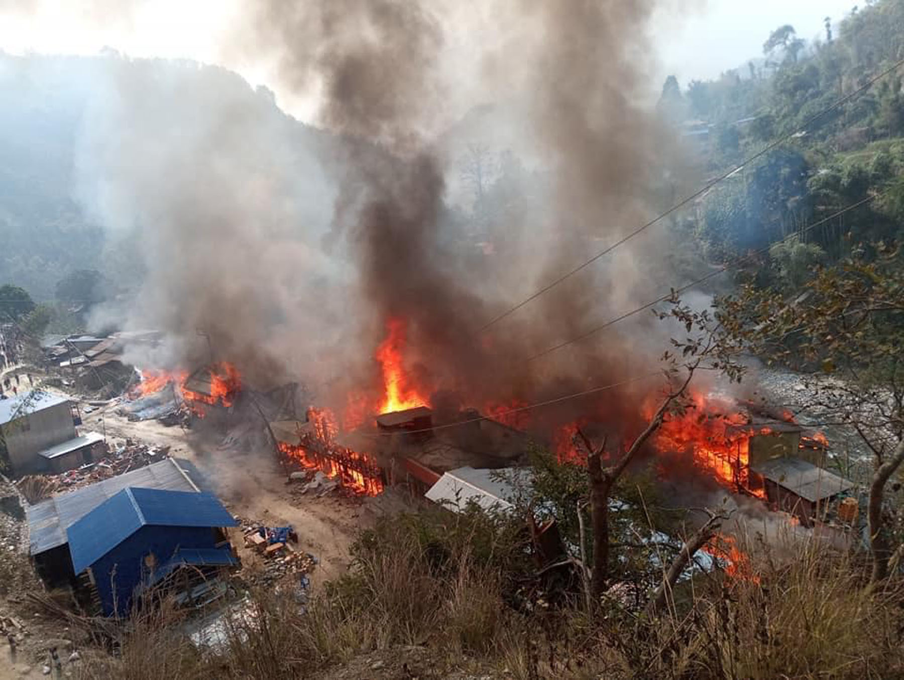 ताप्लेजुङको दोभान बजारमा आगलागी, ७९ घरपरिवार विस्थापित