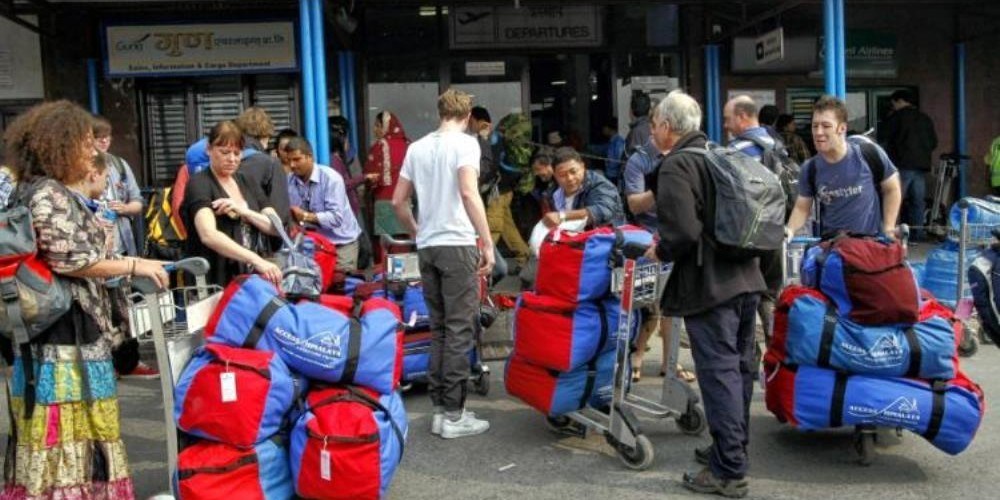 मनाङमा २२ विदेशी पर्यटक अलपत्र
