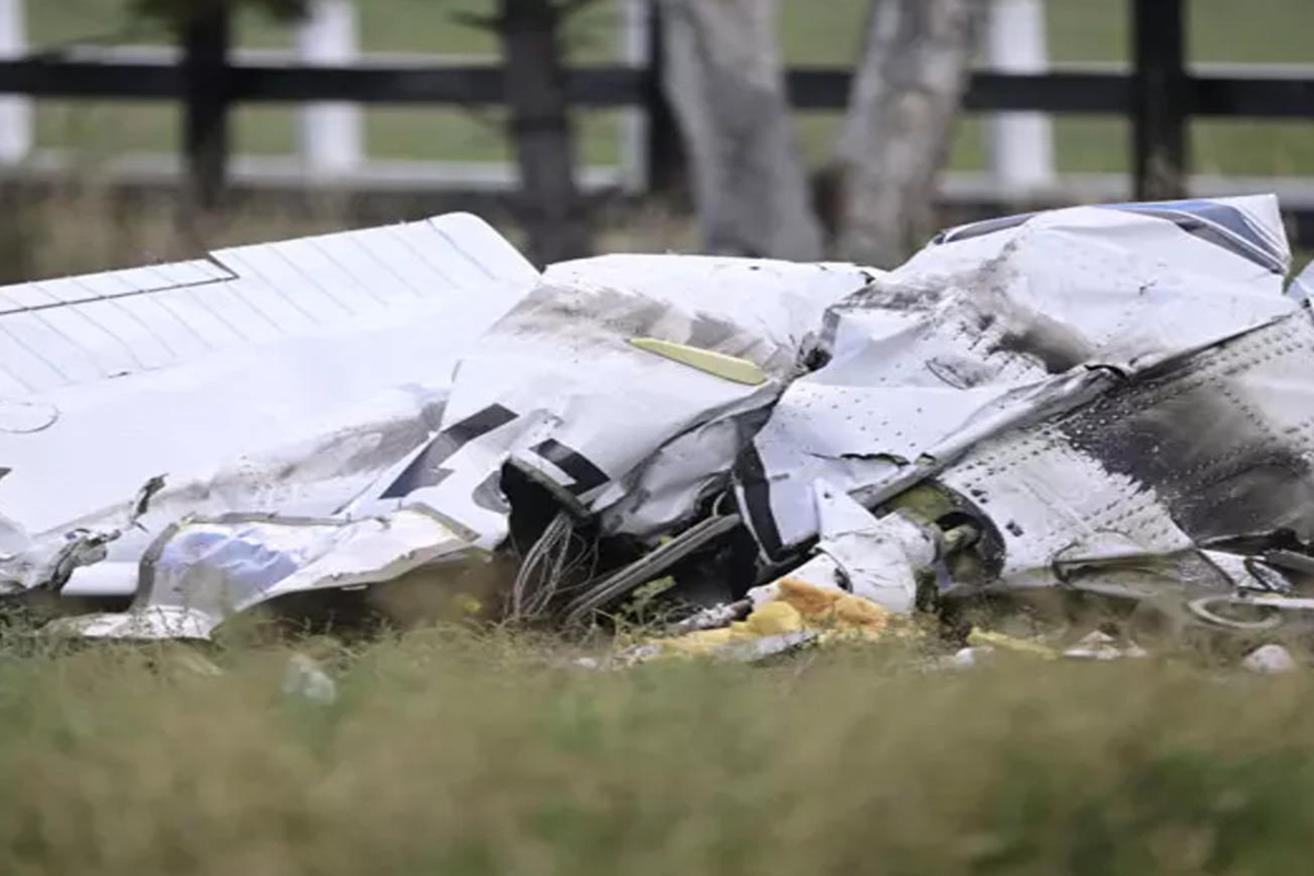 आकाशमा दुई विमान ठोक्किँदा तीनजनाको मृत्यु