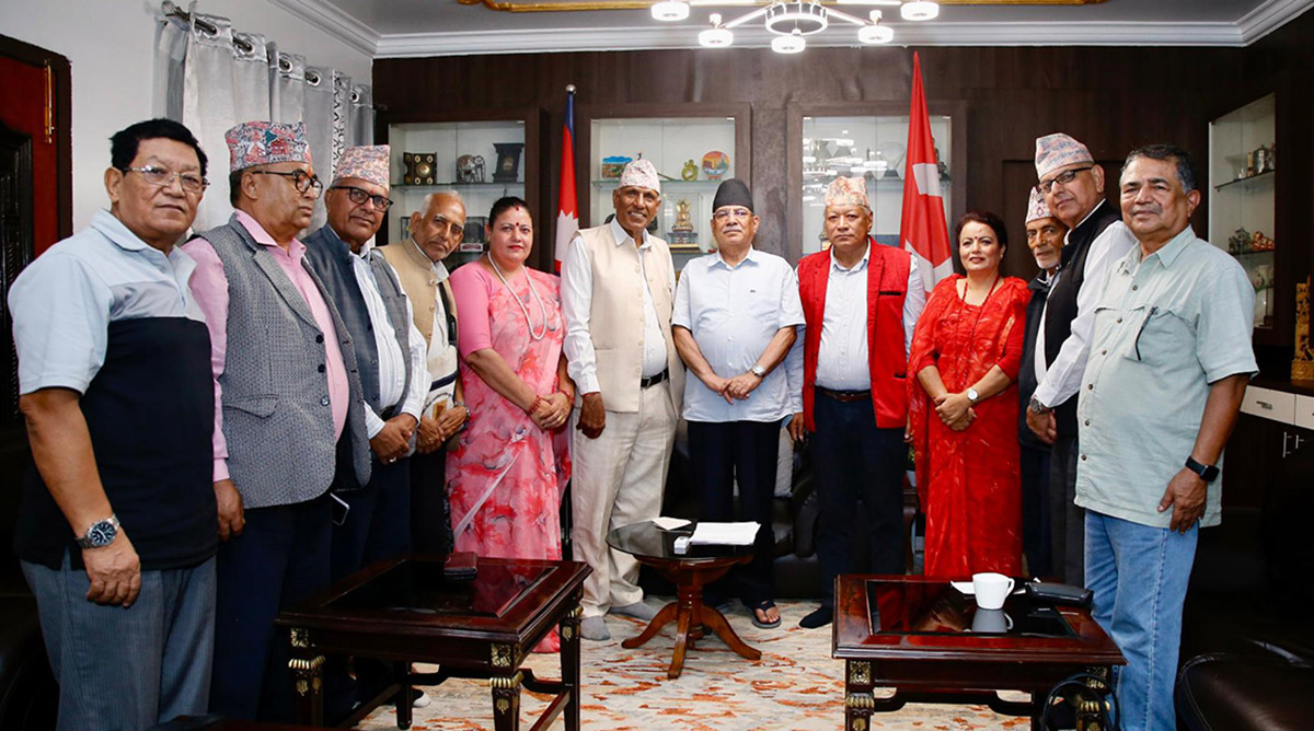 ज्येष्ठ नागरिकका माग पूरा गर्न सहयोग गर्ने अध्यक्ष दाहालको प्रतिबद्धता