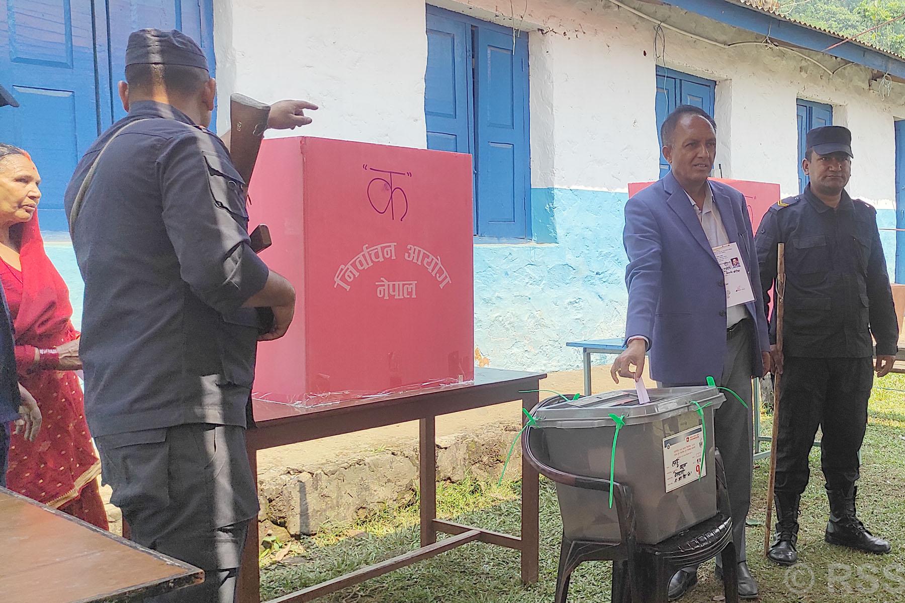 तनहुँ–१ मा दुई उम्मेदवारले मात्रै मतदान गरे