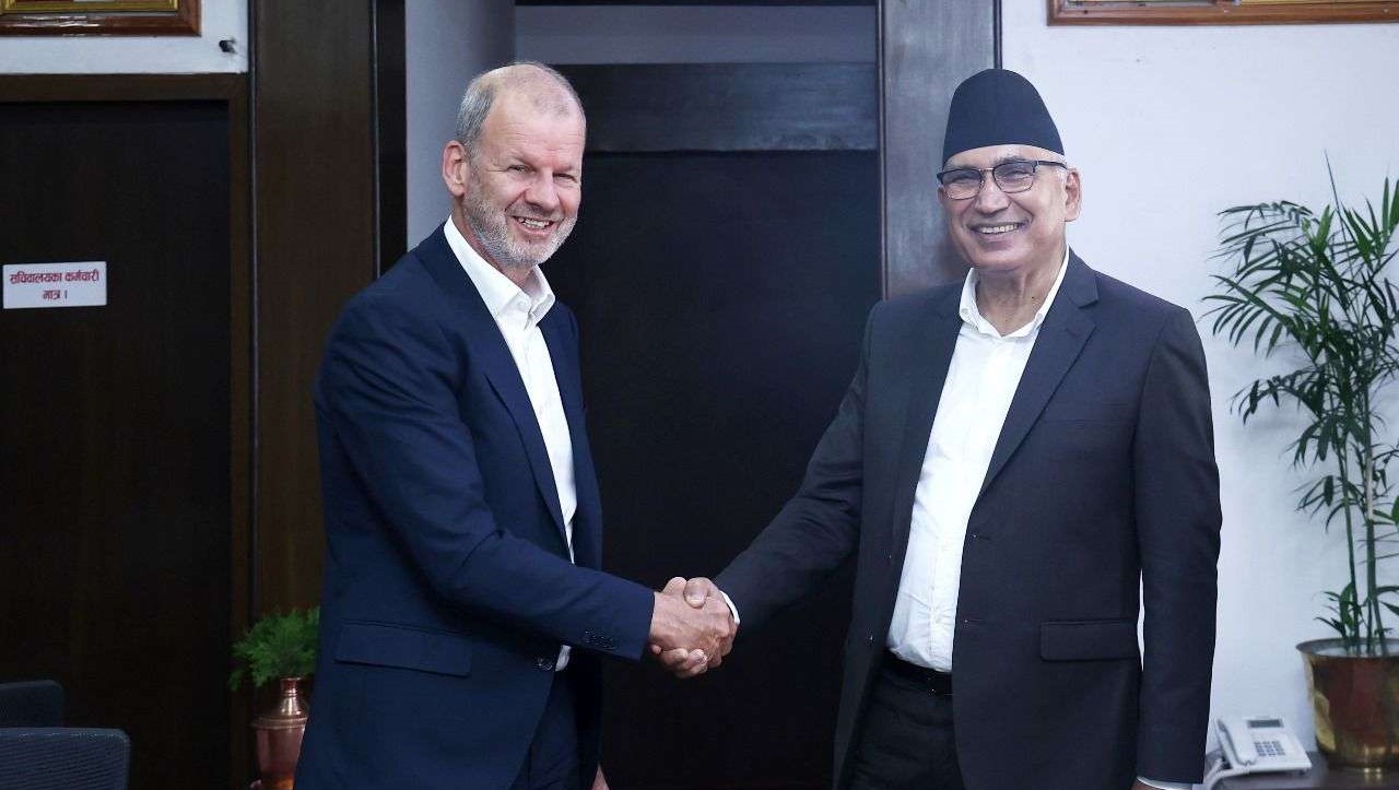 अर्थमन्त्री पौडेल र विश्व बैंकका उपाध्यक्ष जुटबीच शिष्टाचार भेट