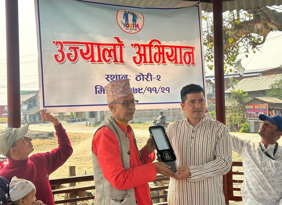 उज्यालो अभियानका लागि ठोरीमा ‘सडक लाइट’