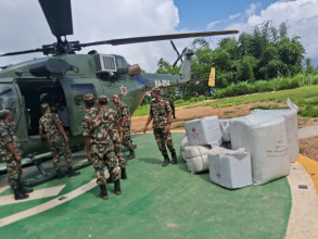 पहिरोपीडित इलाममा पुग्यो कोशी सरकारको राहत