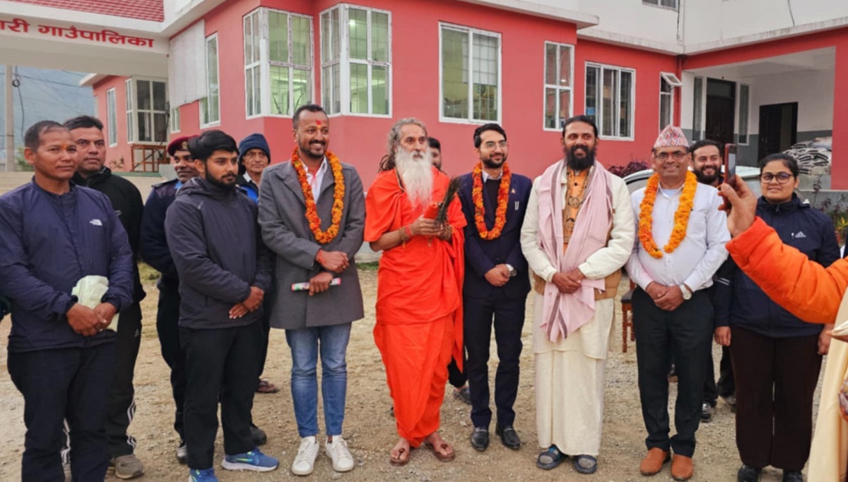 धार्मिक गुरुद्धारा अर्जुनचौपारी स्थित निर्माणाधिन नवग्रहको अवलोकन