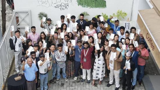 नेपालयले ल्यायो २५ वर्षमुनिका ७५ लेखक