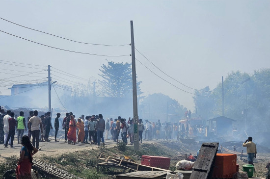 जरलहवामा आगलागीबाट दुई वटा बस्ती खरानी, ९७ घर जले