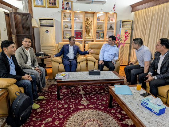 थाइल्याण्डमा क्रियाशील नेपाली स्वास्थ्यकर्मीसँग मन्त्री पौडेलद्वारा सुझाव सङ्कलन
