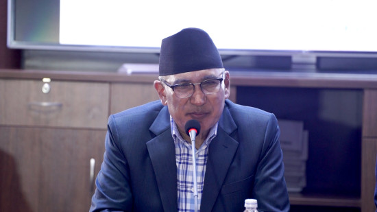 प्रतिवदेन दराज सजाउनका लागि आयोग गठन भएको होइन : अर्थमन्त्री
