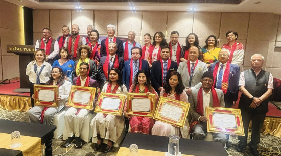 ७ पत्रकारलाई रोटरी जर्नो अवार्ड, ‘लाइफटाइम एचिभमेन्ट अवार्ड’ कोइरालालाई 