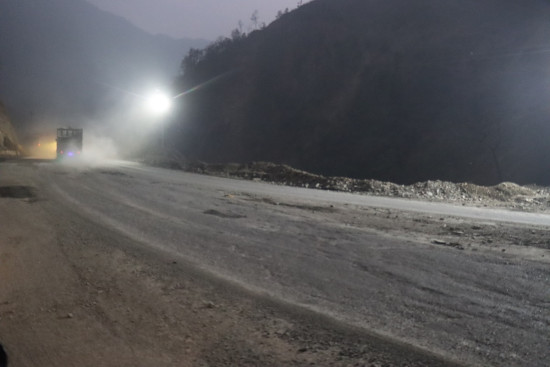 तुइन खोलाको पहिरोमा ‘फ्लड लाइट’ जडान