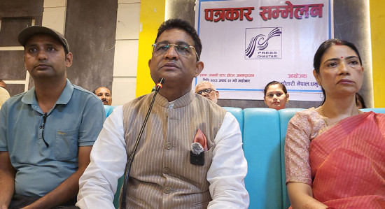 बिमलेन्द्र निधिमाथि खनिए एमाले नेता रघुवीर महासेठ