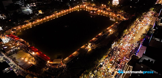 ड्रोनबाट देखिएको कमलपोखरीको छठ [फाेटाे फिचर]