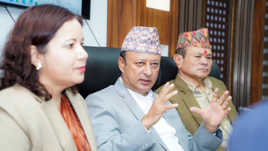 कोहलपुर–सुर्खेत प्रसारण लाइन निर्माणमा ढिलाइबारे मन्त्रीको चासो