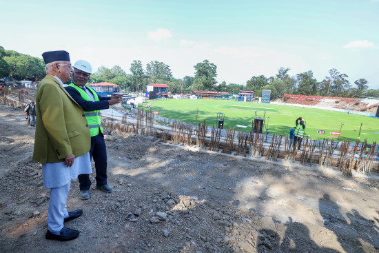 प्रधानमन्त्रीद्वारा निर्माणाधीन त्रिवि क्रिकेट रंगशालाको निरीक्षण