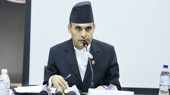 साहित्य मानव सभ्यताको आत्मबोध गर्ने सशक्त माध्यम होः सञ्चारमन्त्री