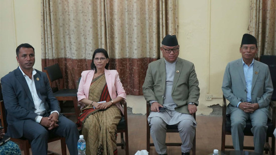 विपक्षी दलहरू छलफलमा