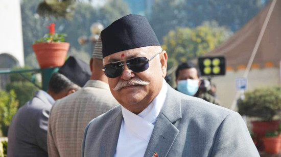 कमल थापालाई भेट्न पुगेका सांसद सिंहलाई नियन्त्रणमा लिइयो 