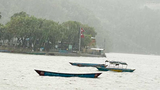 फेवातालमा फसेका ८ जनाको उद्धार