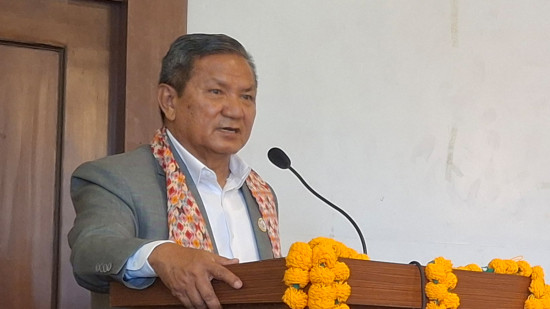 सामाजिक सञ्जालमार्फत सार्वजनिक हुने सामग्री नियन्त्रण गर्नुपर्छ : सञ्चारमन्त्री गुरुङ
