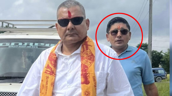 दुर्गा प्रसाईंका बडीगार्ड खड्का पनि पक्राउ