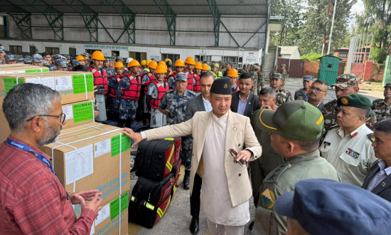 रसुवा बाढी : थप उद्धार सामग्रीसहित सुरक्षा टोली परिचालन, आगो बालेर धुवाँमार्फत सिग्नल दिन आग्रह