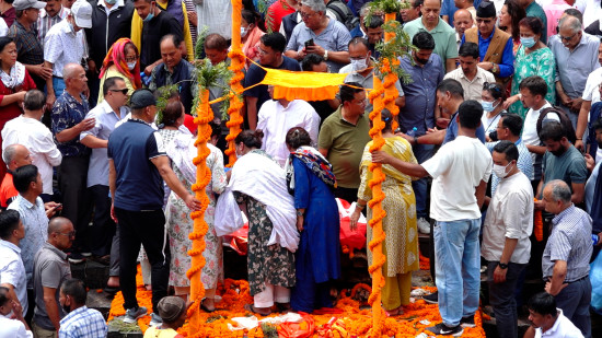 कांग्रेस वरिष्ठ नेता श्रेष्ठको पशुपति आर्यघाटमा अन्त्येष्टि [तस्बिरहरू]