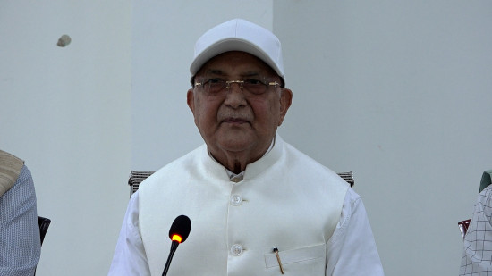 ओलीको टिप्पणी– १०० दिनको सरकार उम्लिएको दूधजस्तो छ, होस–हवासमा छैन